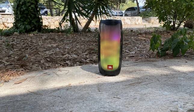 Test JBL Pulse 4 – Rozsvítí každou party