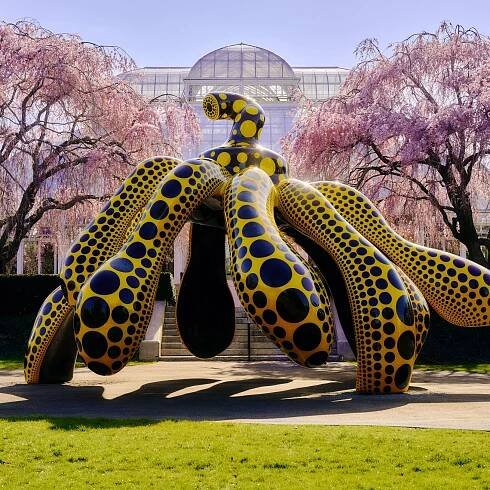 Yayoi Kusama’s ‘Cosmic Nature’ Dots the New York Botanical Garden