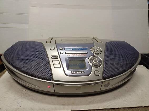 Panasonic RX-ES27, přenosná 3kombinace CD-Rádio-MGF
