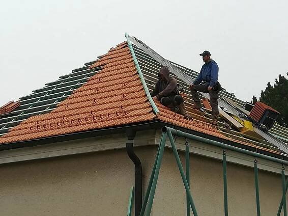 Výměna střešní krytiny na budově bývalé základní školy - Obec Římov