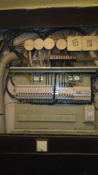 Rekonstrukce, opravy, výměny rozvodných skříní - DZS ELEKTROSTAV