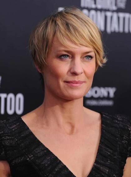 Robin Wright wears a long blonde pixie and side bangs