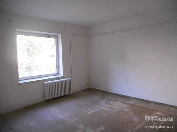PRONÁJEM BYTU V ROD.DOMĚ - foto 1