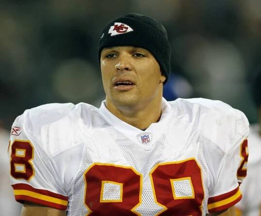 The Life And Career Of Tony Gonzalez (Story)
