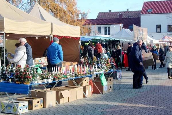 Zlaté vánoční trhy začaly na výstavišti v Lysé nad Labem.