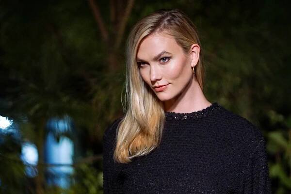 Karlie Kloss Has Gone ‘Expensive Brunette,’ and She Looks Gorgeous