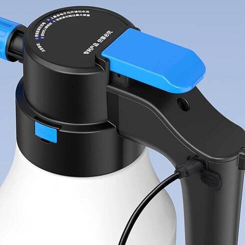 ELEKTRICKÝ PĚNOVAČ, RUČNÍ TLAKOVÝ POSTŘIKOVAČ 1.5 L, VYVÍJEČ PĚNY Maximální výkon 1 W