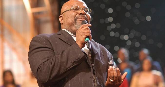 T.D. Jakes steps down as Dallas megachurch senior pastor, installs son-in-law, daughter as co-senior pastors