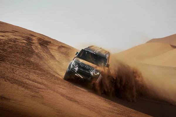 Defender signs Dakar’s most decorated driver