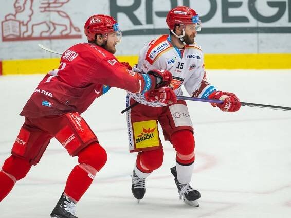 Druhé vítězství. Třinec míří za dalším titulem, hrdinou byl znovu Voženílek