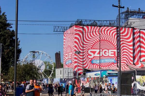 Na budapeštianskom Lodeničiarskom ostrove sa v stredu začal 31. ročník hudobného festivalu Sziget. 