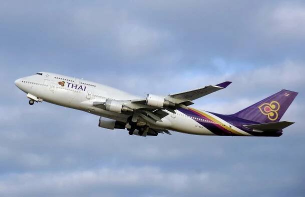 Soubor:Thai airways b747-400 hs-tgj arp.jpg – Wikipedie