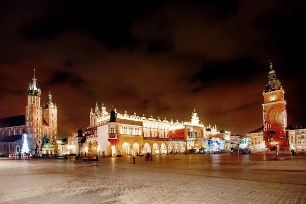 Osvětim, Březinka, solné doly Wieliczka a Krakow s průvodcem a ubytováním
