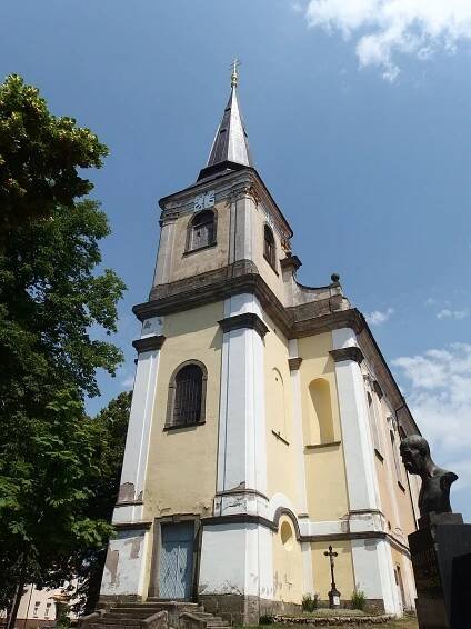 Soubor:Trhová Kamenice, kostel.JPG