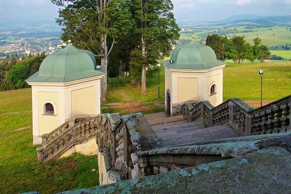 Výlet - Klášter Hedeč a Dolní Morava-Stezka v oblacích 