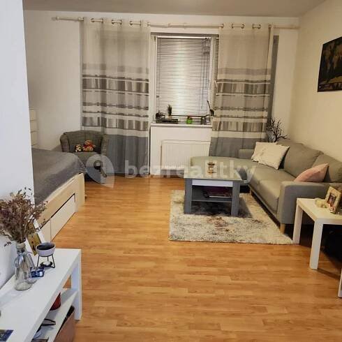 Pronájem bytu 1+kk 40 m², Labská louka, Hradec Králové, Královéhradecký kraj