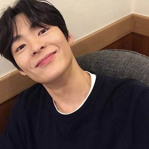 Aktor Song “Lovely Runner” Geon Hee Menjadi Viral Karena Fanboying Atas Hanni NewJeans