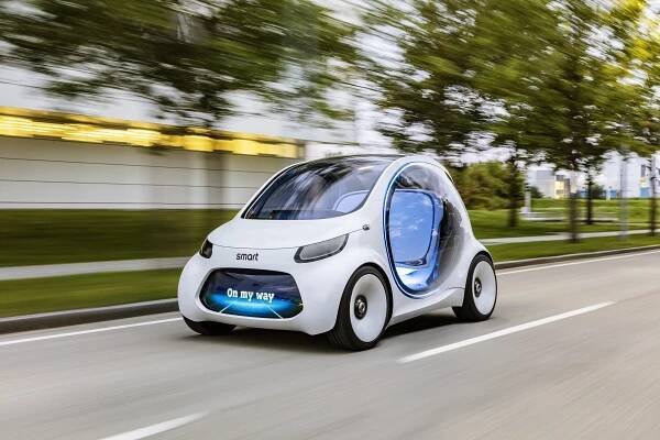 Maličký koncept Smart Vision EQ je malý, elektrický a slušnejší ako veľa taxikárov
