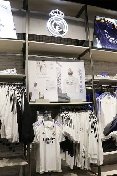 Compra la camiseta oficial del Real Madrid en futbolmania