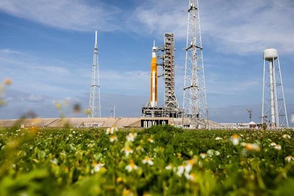 NASA's Artemis 1 moon rocket passes crucial fueling test despite leak