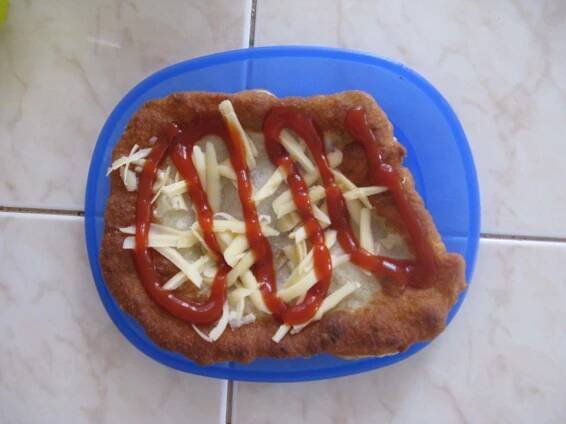 Recept: Langoše a vdolečky z jednoho těsta