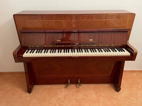 Pianino Petrof 115 - Hudební nástroje