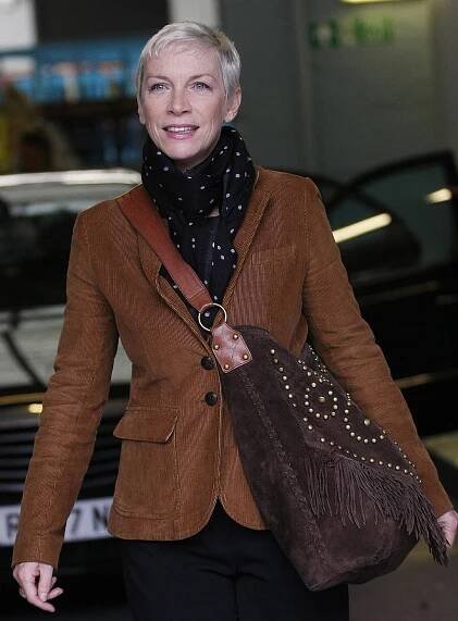 Táto žena sa snáď nemení! Annie Lennox v roku 1987 a dnes | TVNOVINY.sk