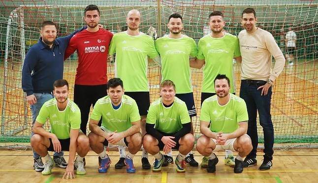 Triumf Kamarádů i naplnění kasičky. Charitativní turnaj vynesl 53 tisíc korun