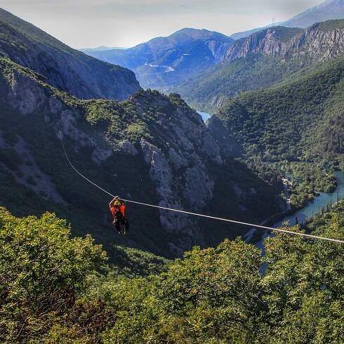 Omiš: Kaňon Cetina: 3hodinový zážitek na zipline | GetYourGuide