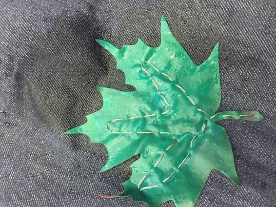 Maple Leaf Changing Colors – Wearable and Soft Interactions
