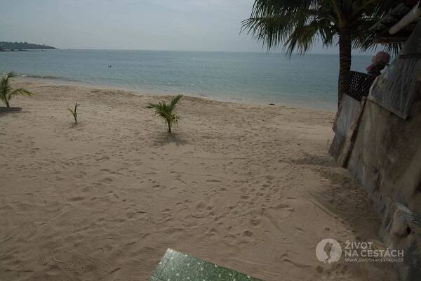 Výhled z chatky New Hut Bungalow na moře, Ko Samui, Thajsko