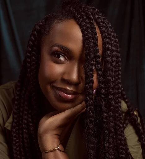Jerrika Hinton Biography, Age, Pictures, Height, Weight, Youtube, Instagram, Career, Net Worth, Family, and More 22