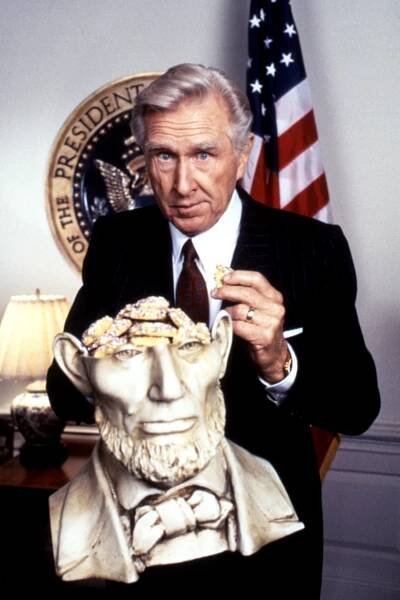 Žhavé výstřely 2 - Promo - Lloyd Bridges