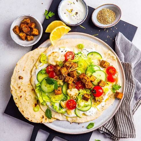 Zobrazit Šavarma s tofu a květákem receptů