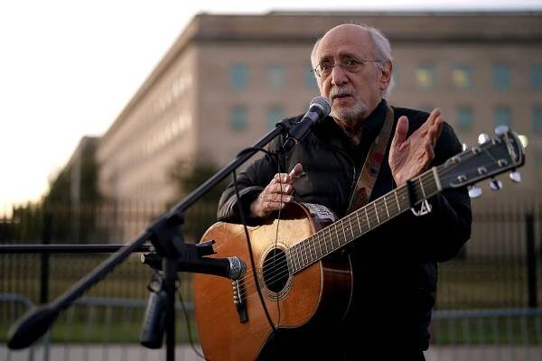 Americký folkař Peter Yarrow