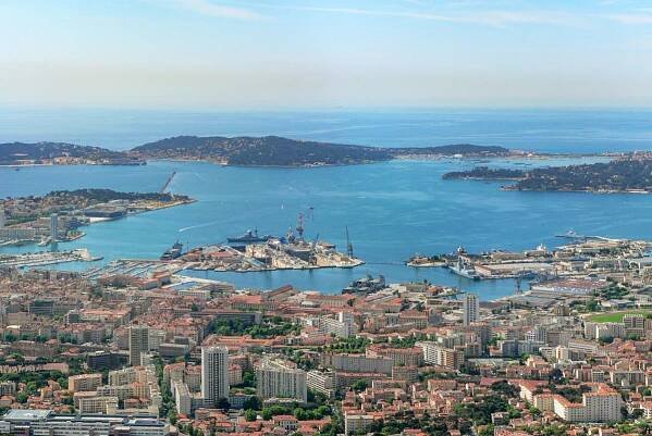Toulon from Mount Faron © David.Monniaux - licence [CC BY-SA 3.0] from Wikimedia Commons