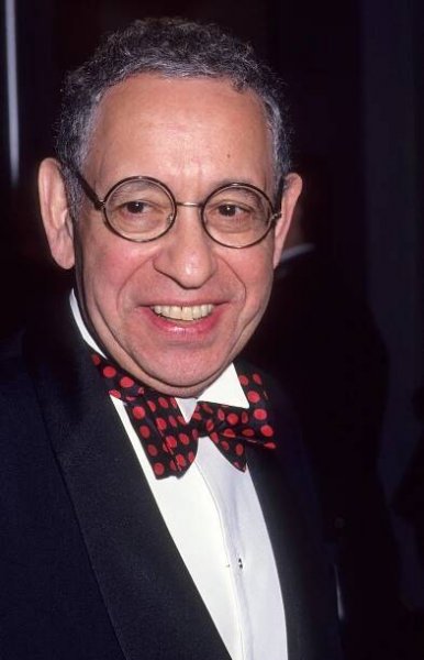Marvin Kitman, Satirist Whose Main Target Was TV, Dies at 93