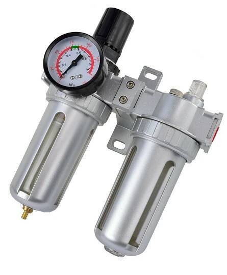 GEKO G01179 - Regulátor tlaku 1 MPa s filtrem a manometrem a přim. oleje 1/4"