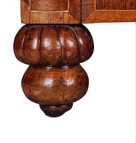 Komoda - pražský biedermeier