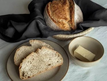 Pečením chleba významně ušetříte