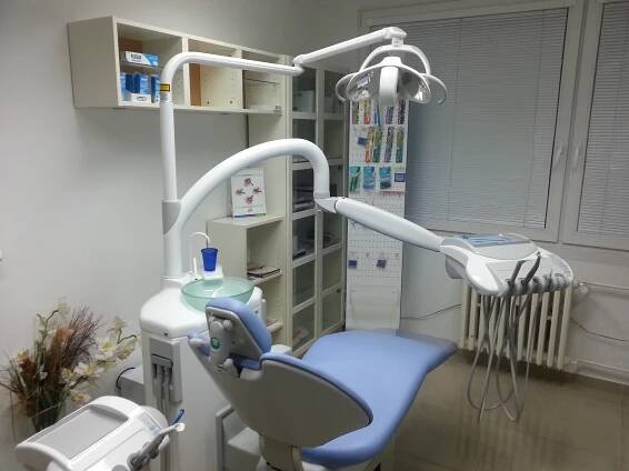 Dentální péče pro zdravý a zářivý úsměv: kompletní hygiena i bělení