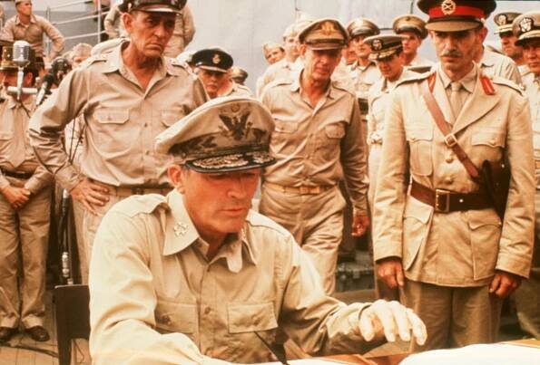 Generál MacArthur (1977)