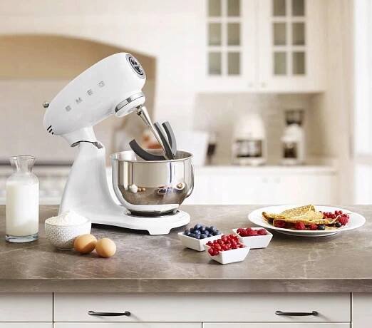 Planetární mixér Smeg SMF03WHEU Model SMF03WHEU
