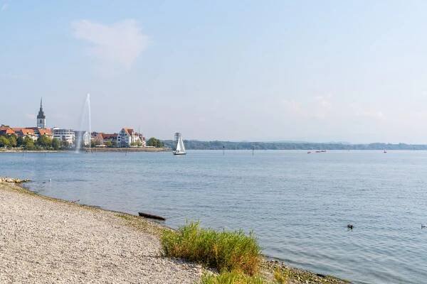 Cheap flights to Friedrichshafen with hotel