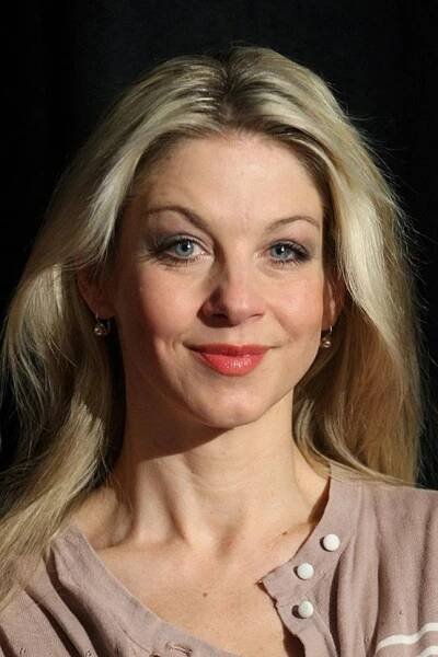 Sabina Laurinová 4.2 - Životopis, Články, Filmografie