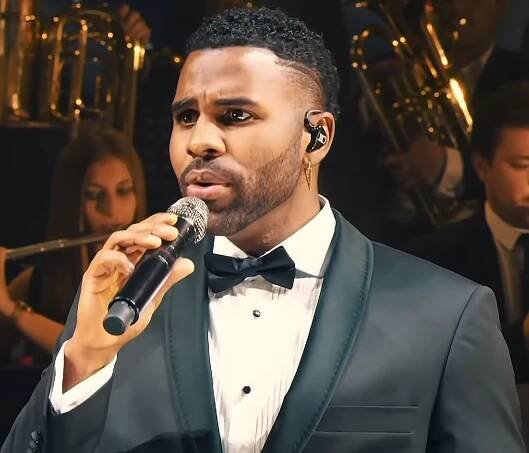 Soubor:Jason Derulo live @ MTV EMA 2018.png – Wikipedie