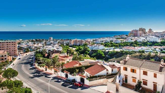 Irish expat in Spain says his mental health is 'far better' despite 'much lower' salary