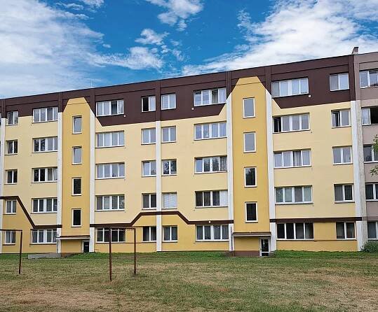 Fotogalerie | Čištění, renovace fasády, střechy, renovační nátěry, výškové práce, rizikové kácení stromů, pronájem plošiny