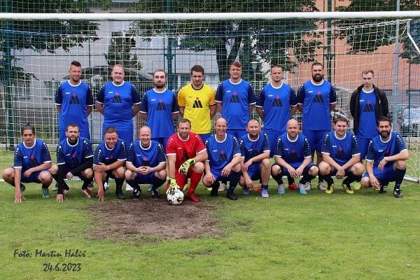 OBRAZEM: Suchdolský fotbal slavil 100 let. Přijeli reprezentanti i hokejisté