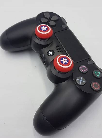 NÁVLEKY GRIPY GUMIČKY NA HOUBIČKY ANALOGOVÉ PRO PAD DUALSHOCK PS4 Obsahuje baterie ne